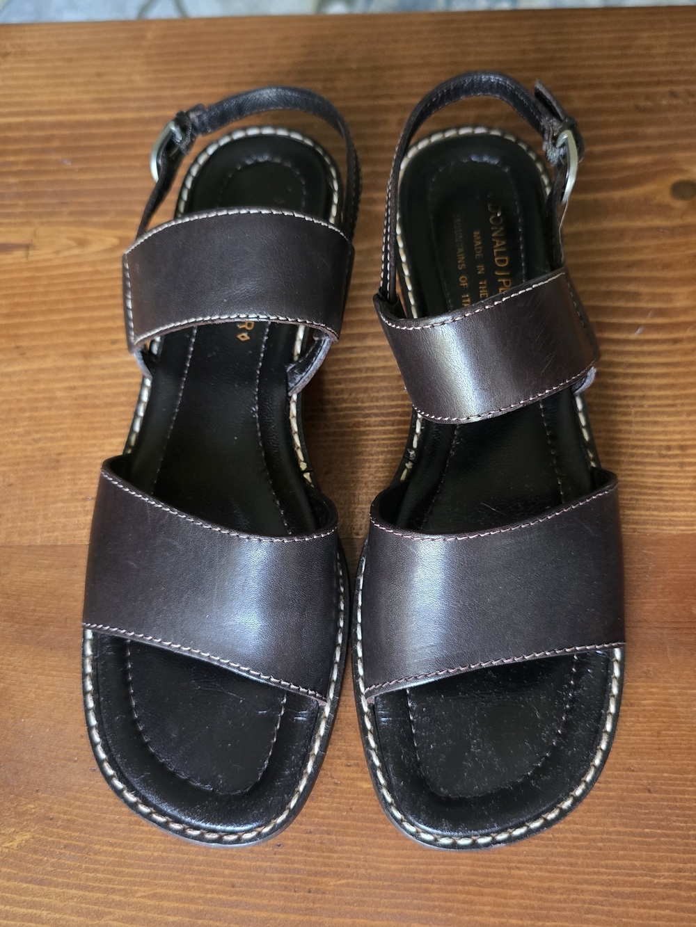 Donald J Pliner Dark Italian Leather  Womens Size 7 1/2 Strap Sandal